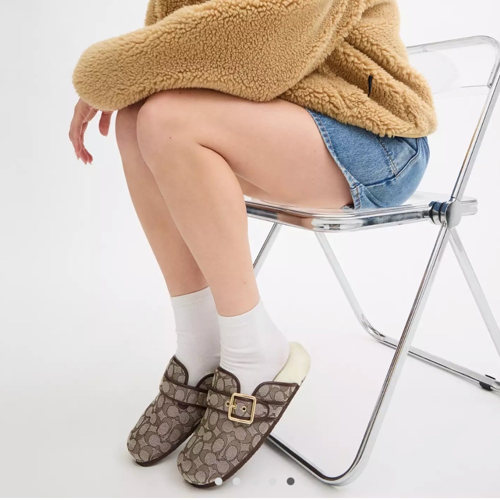 New Coach Ashton Clog In Signature Jacquard Oak/maple color
